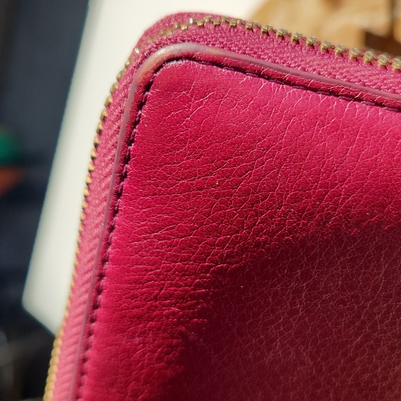 Fossil Leather Long Zippy Wallet in Cranberry Color - EUC - Picture 8 of 12